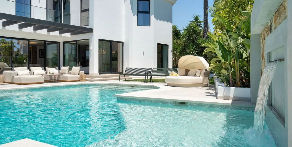 Venta de villa independiente en Bel Air 30