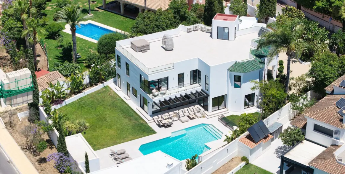 Venta de villa independiente en Bel Air 46
