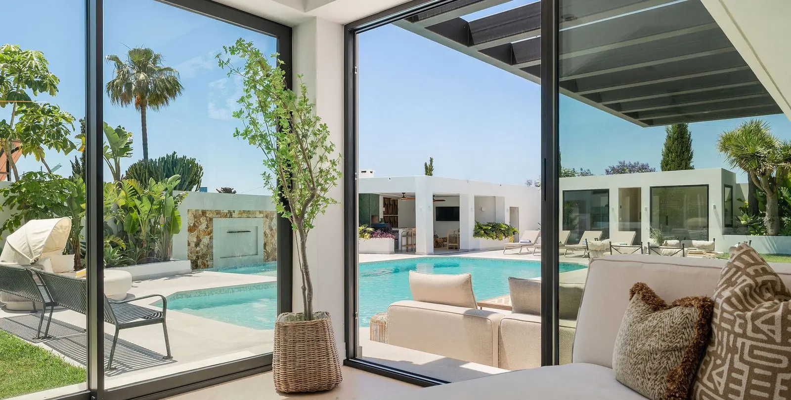 Venta de villa independiente en Bel Air 29