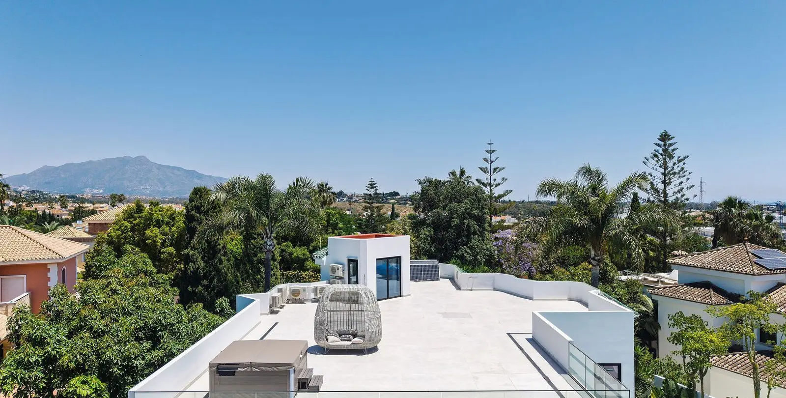 Venta de villa independiente en Bel Air 40