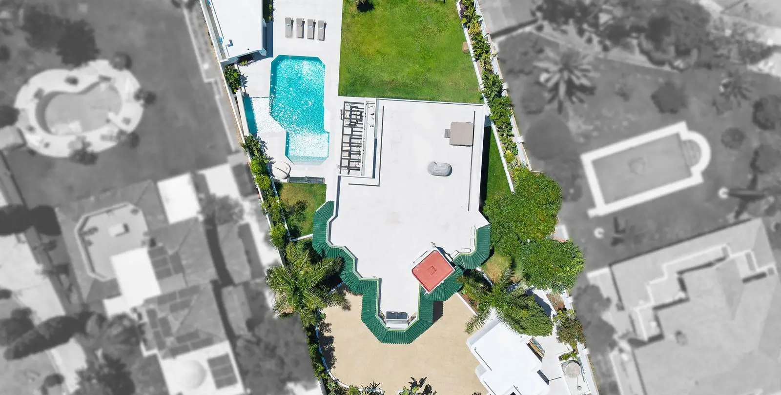 Venta de villa independiente en Bel Air 41