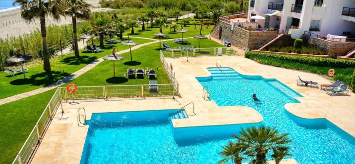 Short-term rent of penthouse in Casares 3