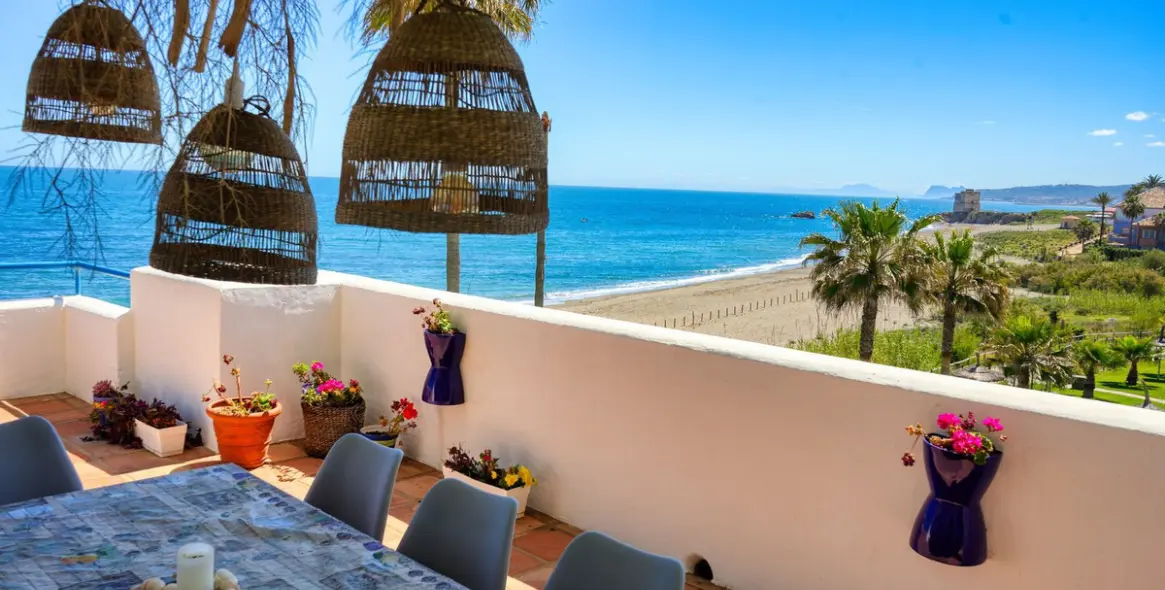 Short-term rent of penthouse in Casares 5
