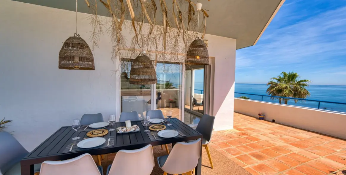 Short-term rent of penthouse in Casares 6