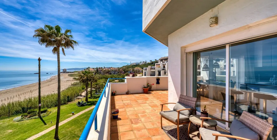 Short-term rent of penthouse in Casares 9