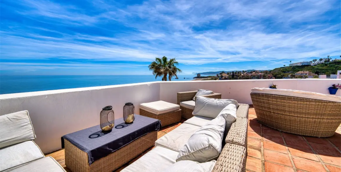 Short-term rent of penthouse in Casares 11