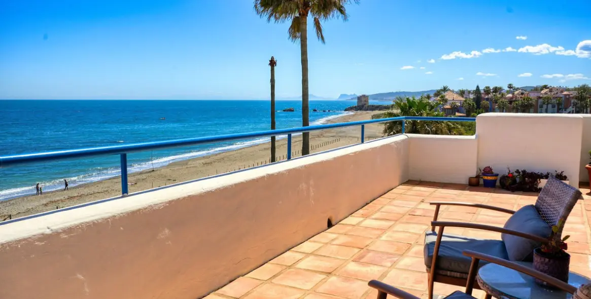 Short-term rent of penthouse in Casares 12