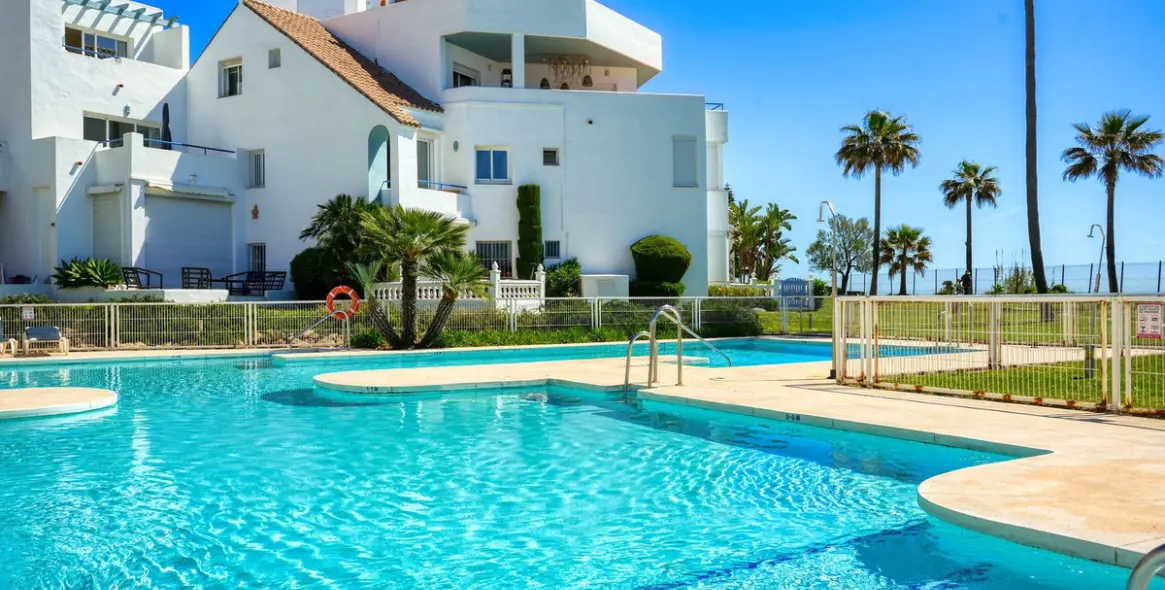 Short-term rent of penthouse in Casares 15