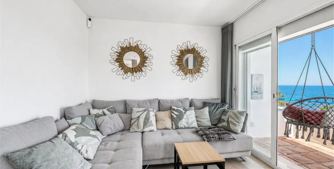 Short-term rent of penthouse in Casares 16