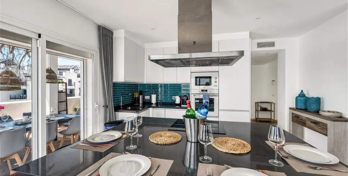 Short-term rent of penthouse in Casares 20