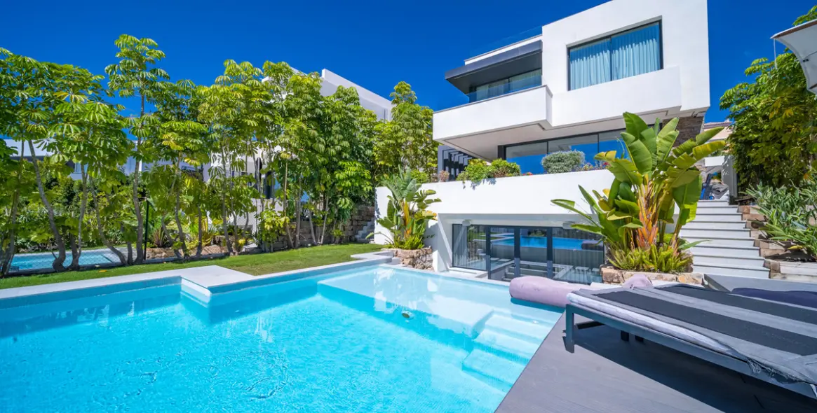 Краткосрочная аренда  отдельно стоящей виллы в Estepona 5