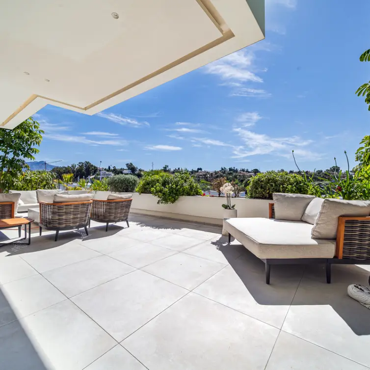 Short-term rent of detached villa in Estepona