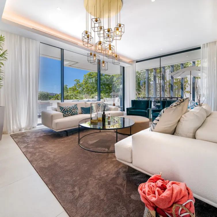 Short-term rent of detached villa in Estepona