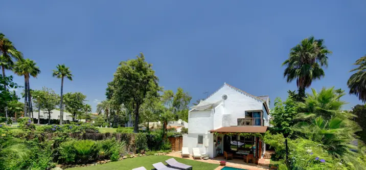 Long-term rent of detached villa in Nueva Andalucía 0