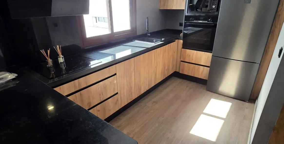 Alquiler a largo plazo de apartamento en planta media en Marbella 1