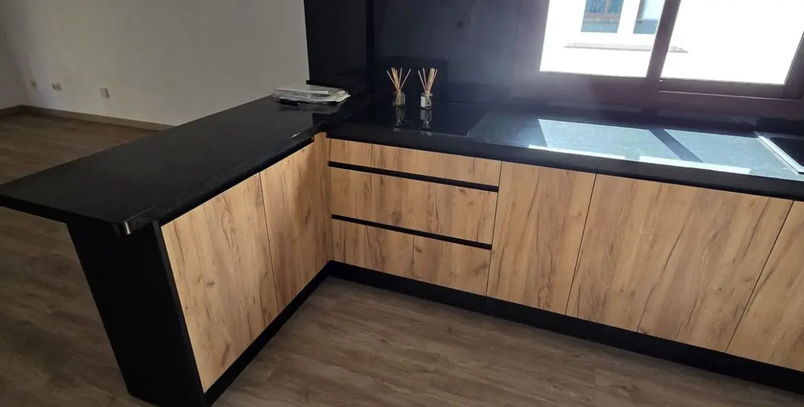 Alquiler a largo plazo de apartamento en planta media en Marbella 2