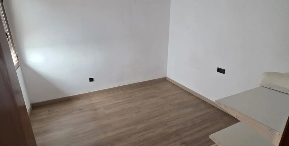 Alquiler a largo plazo de apartamento en planta media en Marbella 11