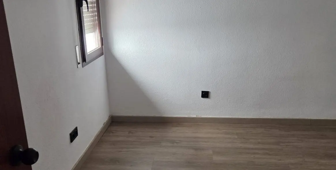 Alquiler a largo plazo de apartamento en planta media en Marbella 13