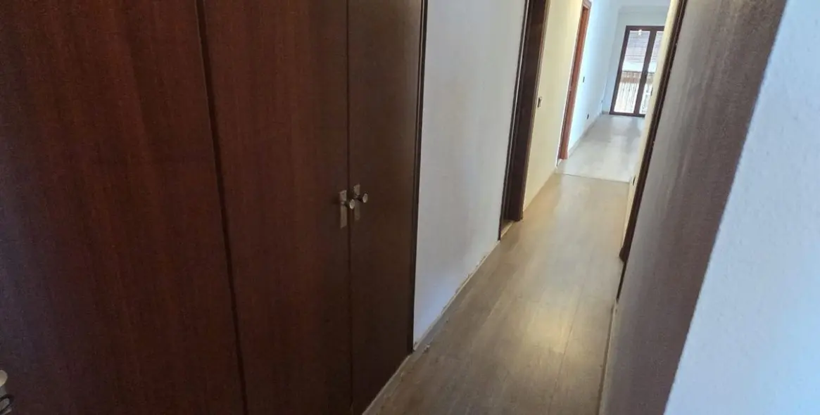 Alquiler a largo plazo de apartamento en planta media en Marbella 14