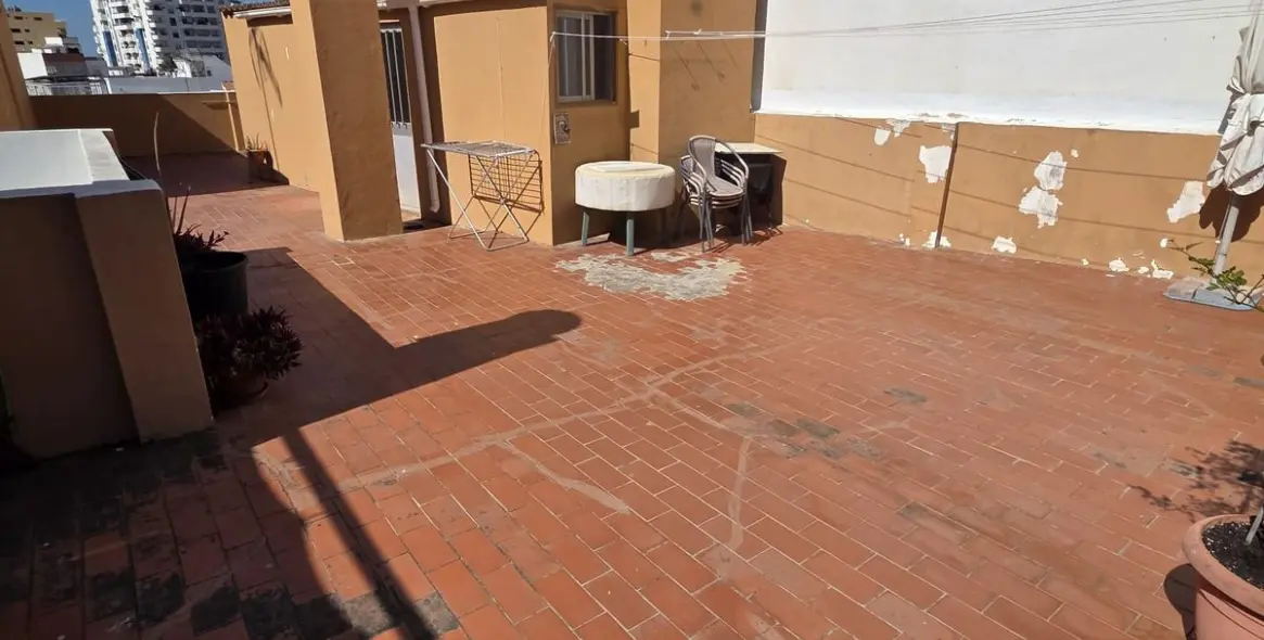 Alquiler a largo plazo de apartamento en planta media en Marbella 23