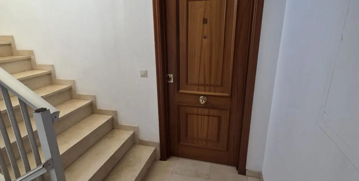Alquiler a largo plazo de apartamento en planta media en Marbella 24