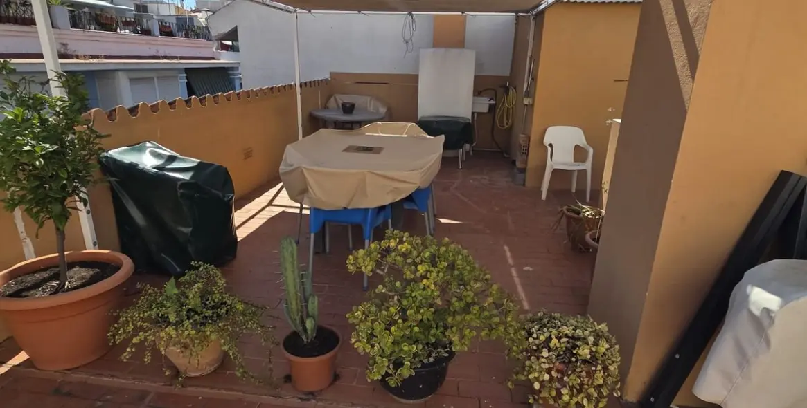 Alquiler a largo plazo de apartamento en planta media en Marbella 28