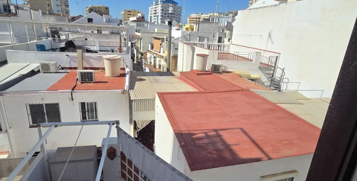 Alquiler a largo plazo de apartamento en planta media en Marbella 29