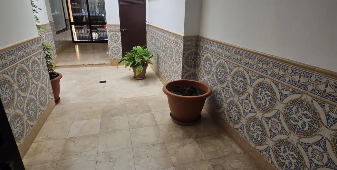 Alquiler a largo plazo de apartamento en planta media en Marbella 37