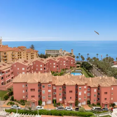 Venta de apartamento en planta media en Benalmadena Costa