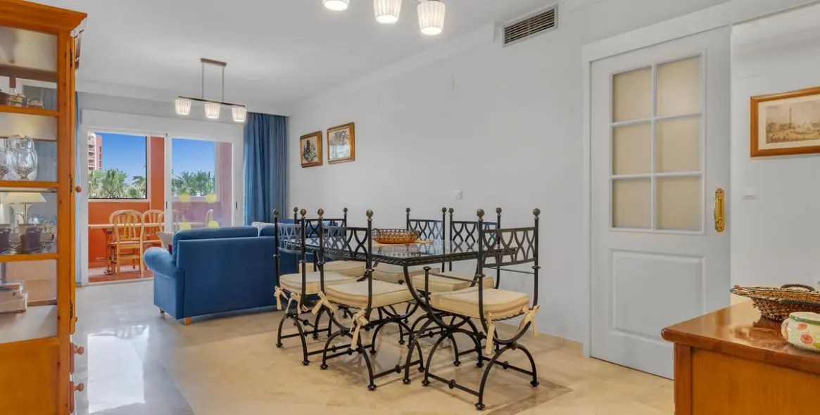 Venta de apartamento en planta media en Benalmadena Costa 2