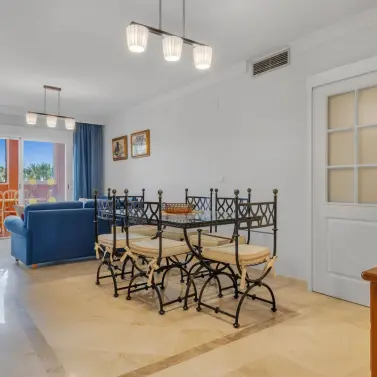 Venta de apartamento en planta media en Benalmadena Costa
