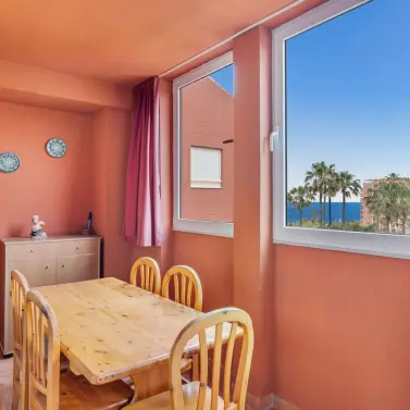Venta de apartamento en planta media en Benalmadena Costa