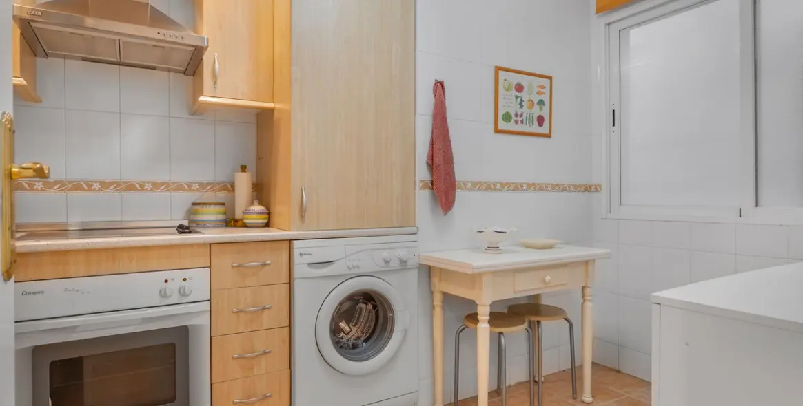Venta de apartamento en planta media en Benalmadena Costa 18