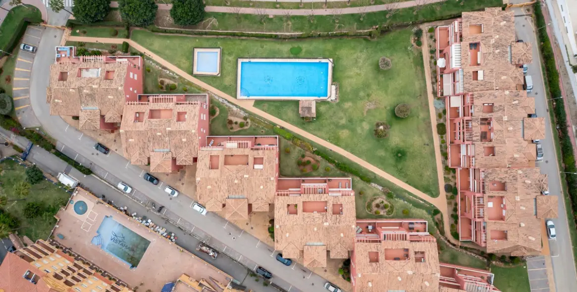 Venta de apartamento en planta media en Benalmadena Costa 25
