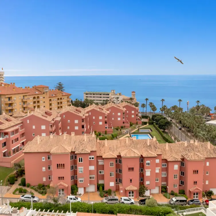 Venta de apartamento en planta media en Benalmadena Costa