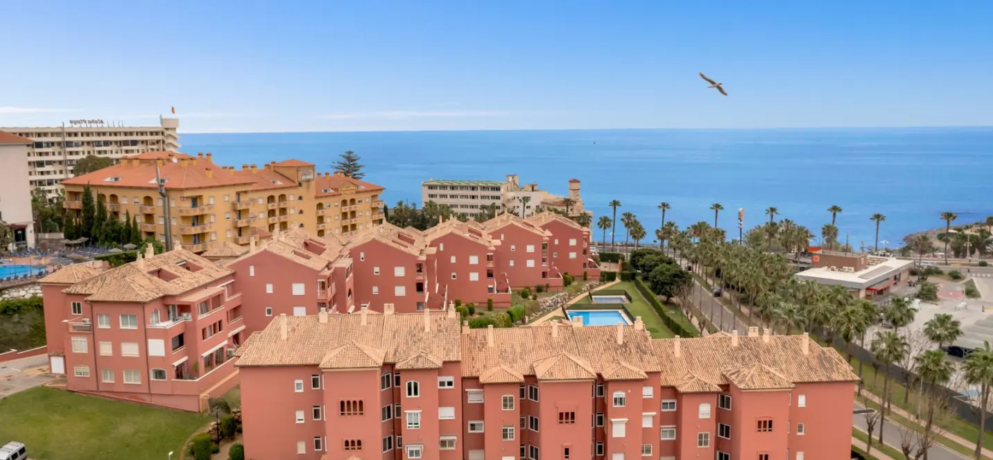 Venta de apartamento en planta media en Benalmadena Costa 0