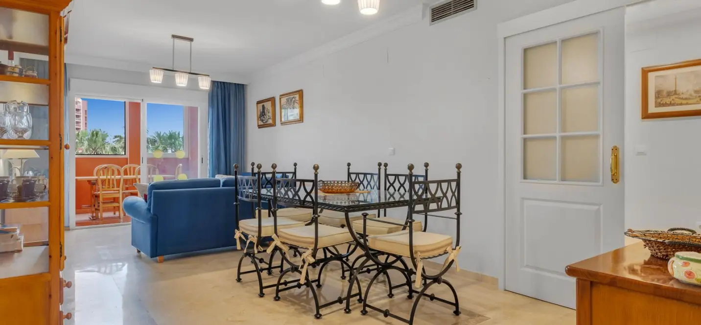 Venta de apartamento en planta media en Benalmadena Costa 1
