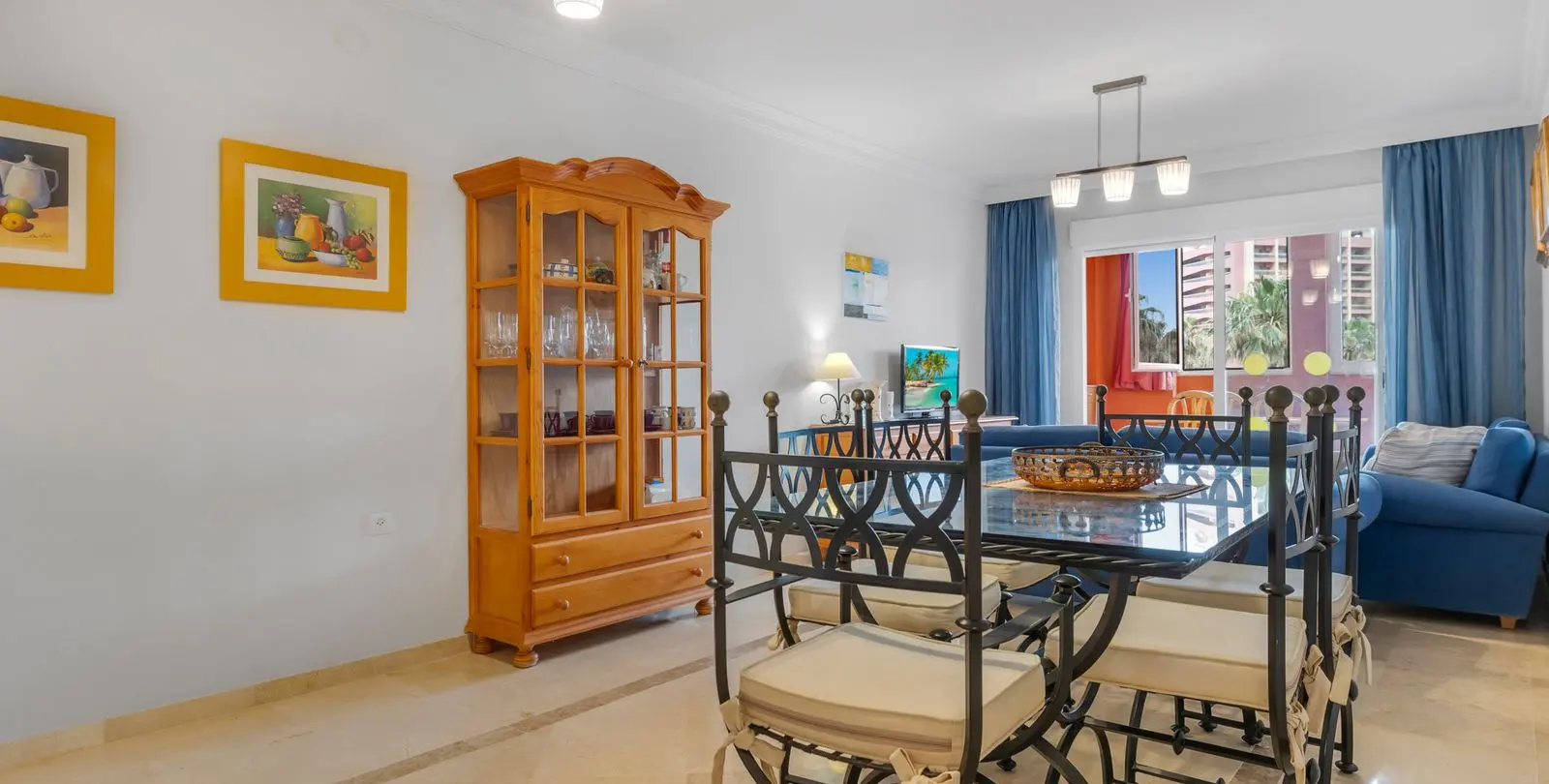 Sale of middle floor apartment in Benalmadena Costa 3