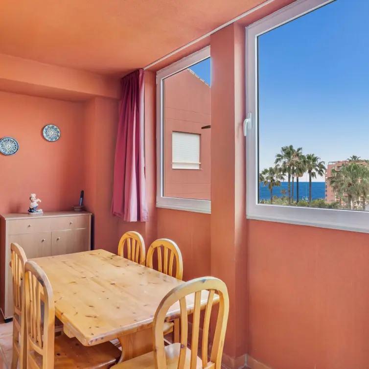 Venta de apartamento en planta media en Benalmadena Costa