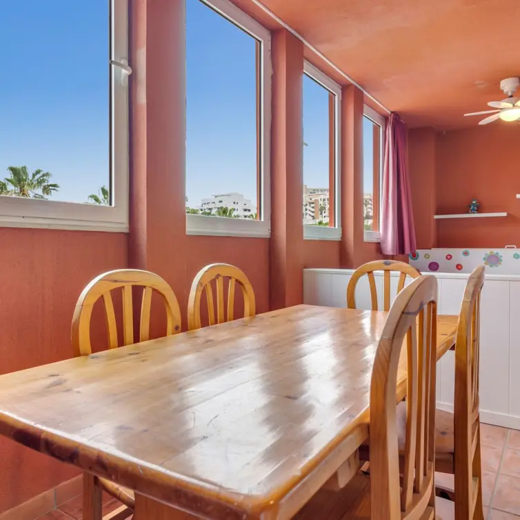 Venta de apartamento en planta media en Benalmadena Costa