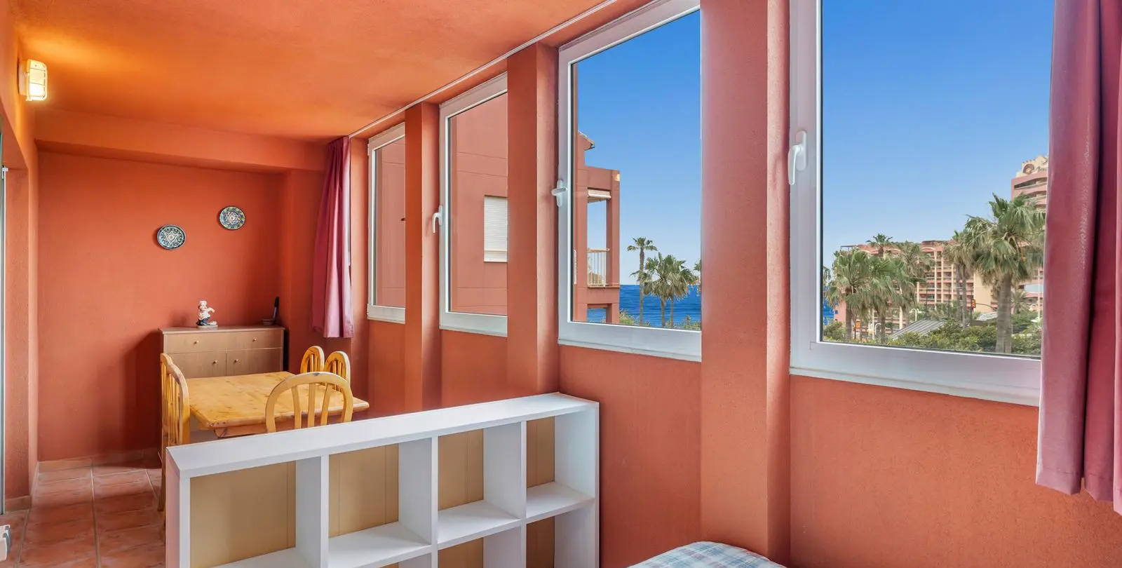 Sale of middle floor apartment in Benalmadena Costa 9