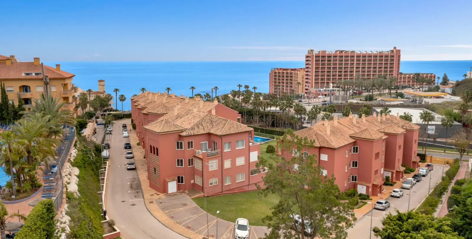 Sale of middle floor apartment in Benalmadena Costa 11