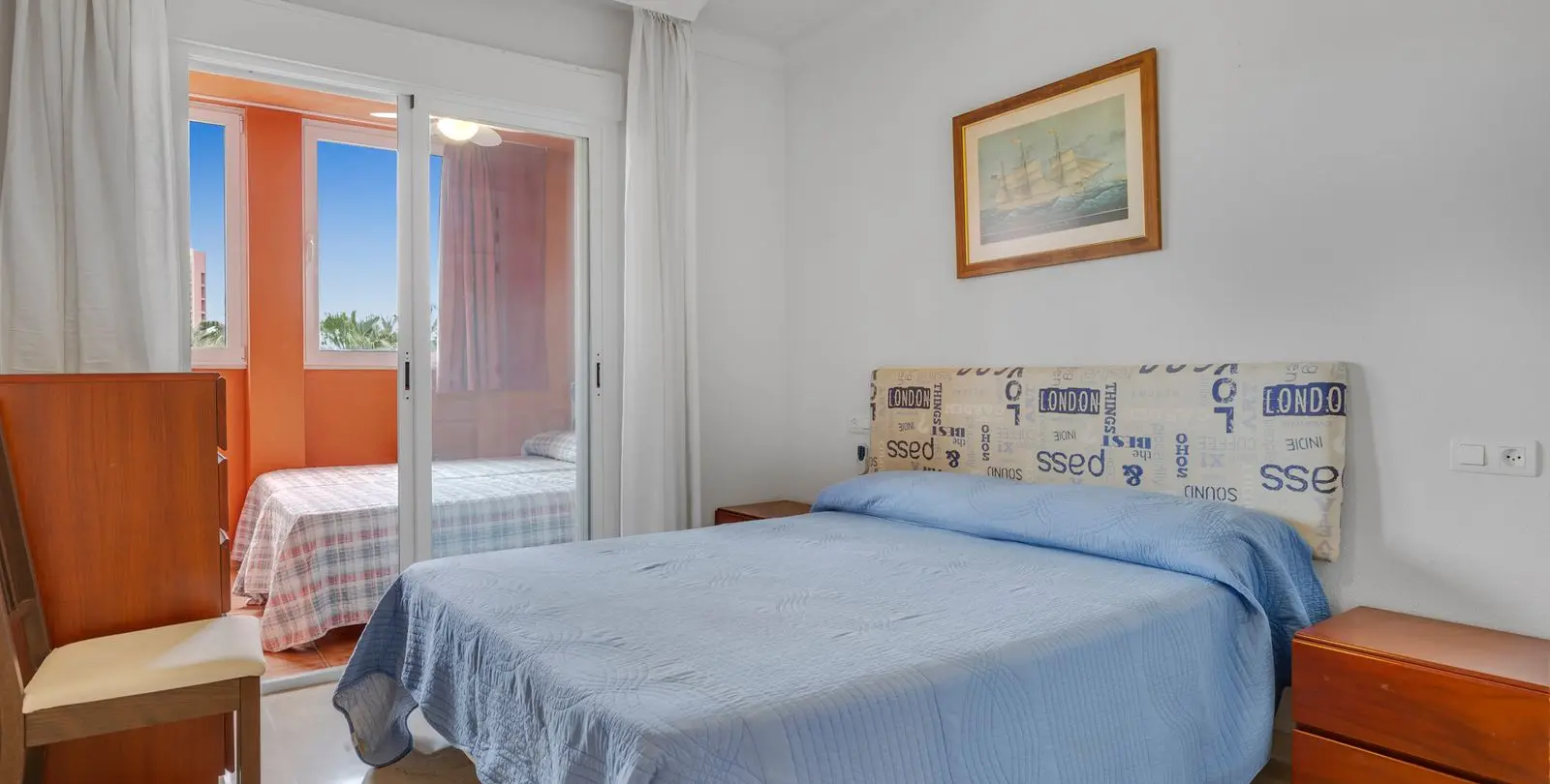 Sale of middle floor apartment in Benalmadena Costa 12