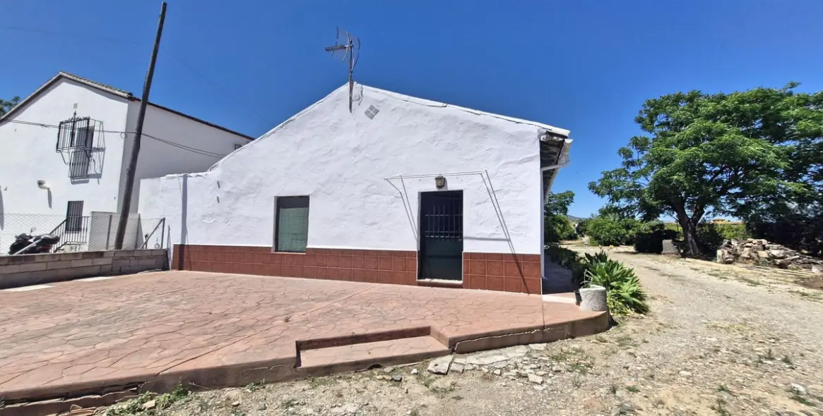 Venta de finca - cortijo en Campanillas 1