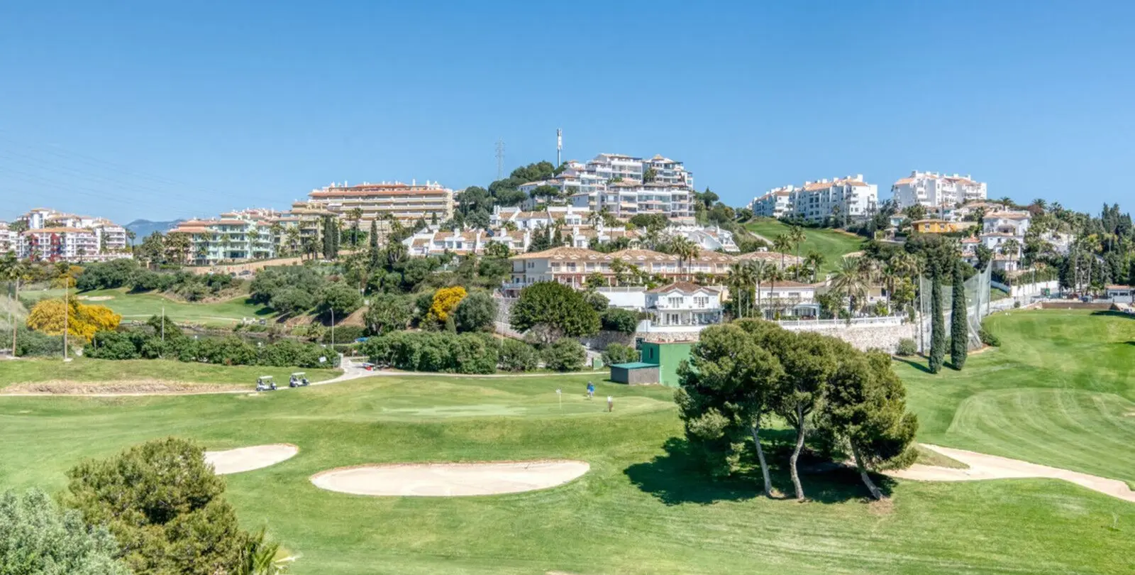 Продажа дома на две семьи в Riviera del Sol 1