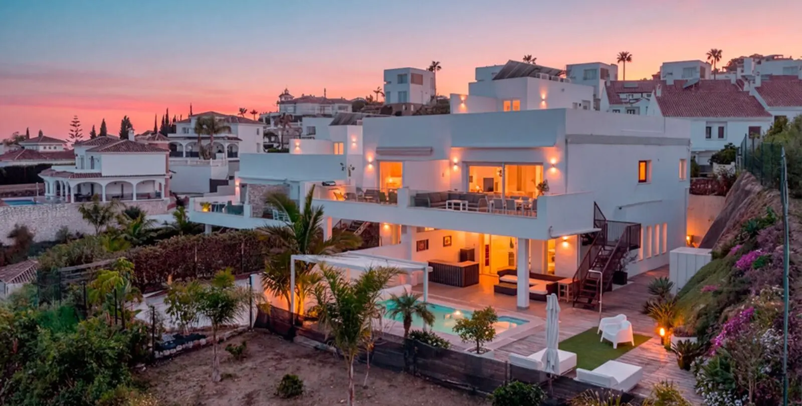 Продажа дома на две семьи в Riviera del Sol 2