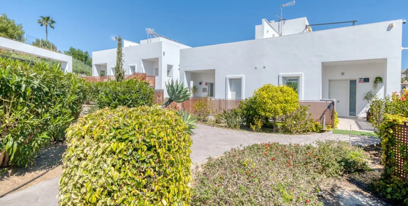 Продажа дома на две семьи в Riviera del Sol 46