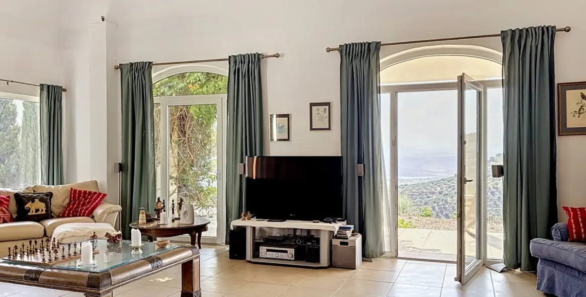 Venta de villa independiente en Canillas de Aceituno 9