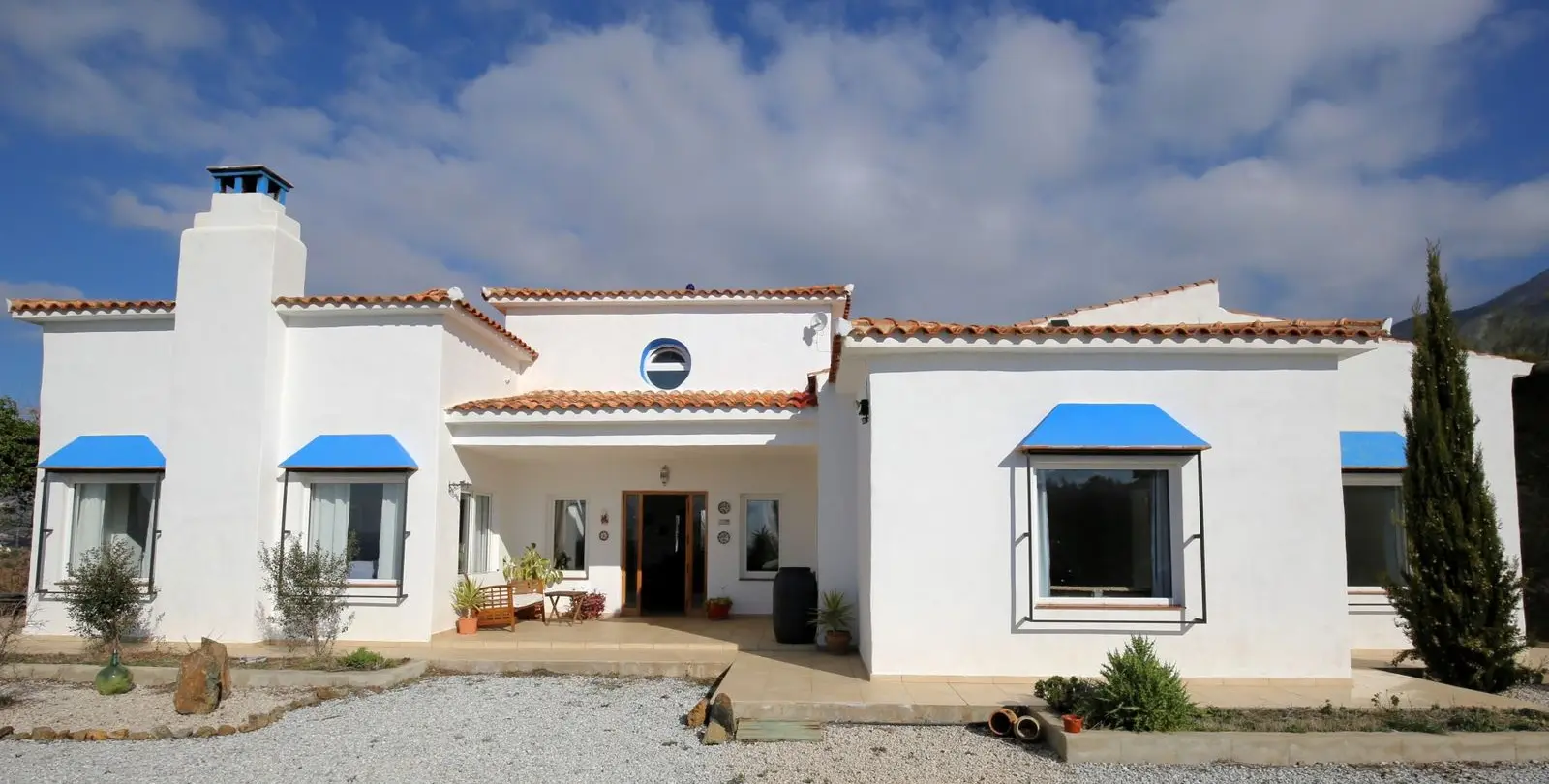 Sale of detached villa in Canillas de Aceituno 1