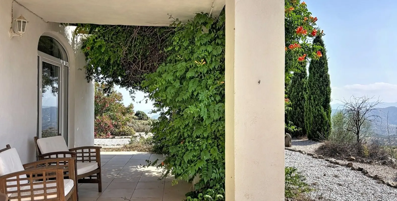 Sale of detached villa in Canillas de Aceituno 4